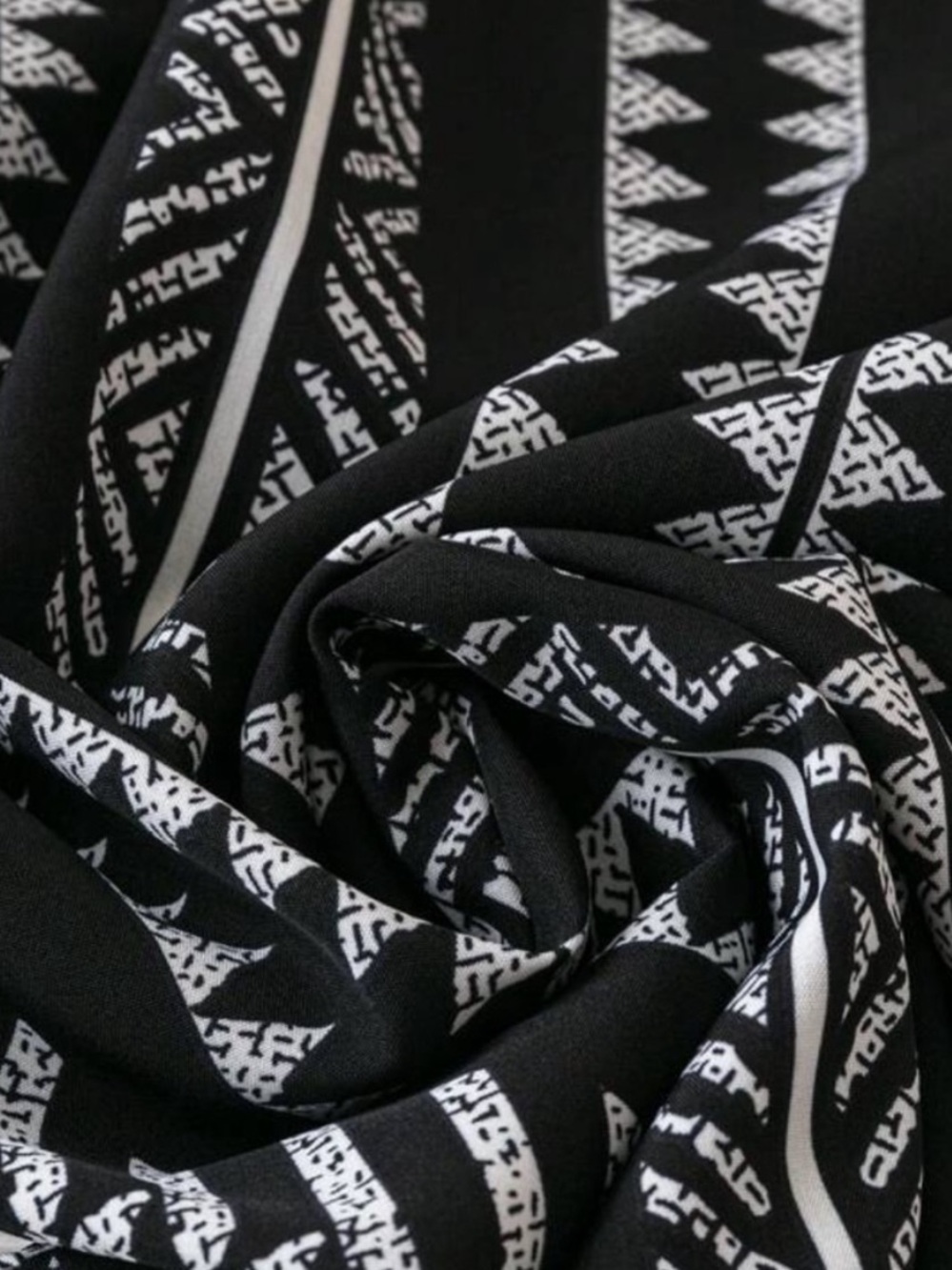 Black & White Geometric Relaxed Fit Pants NEW 🏷️ - Picture 4 of 4